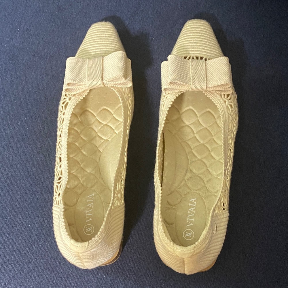 VIVAIA Cream Bow-Trim Crochet Ballet Flats